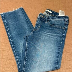Levi's Women's Cropped Blue Jeans